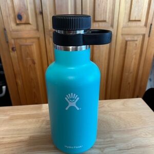 Hydroflask Jug. 64oz. Mint color.